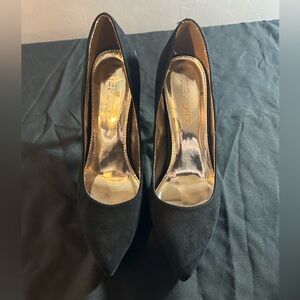 Women’s Pointed Heel